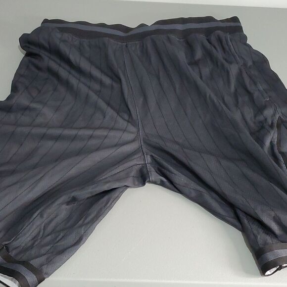 And1 black and white medium athletic shorts - Picture 4 of 7